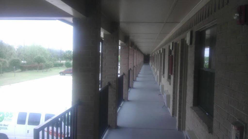 Tweetys 9 Diamond Inn Houston Exterior photo